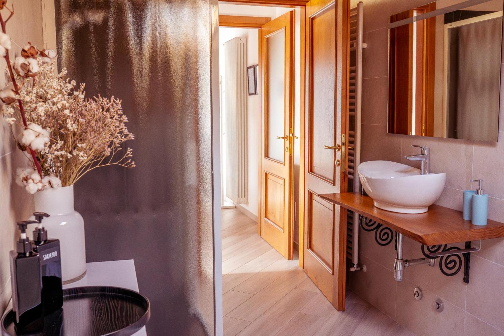 Larius Apartment - Como Lake View مانديلو ديل لاريو المظهر الخارجي الصورة
