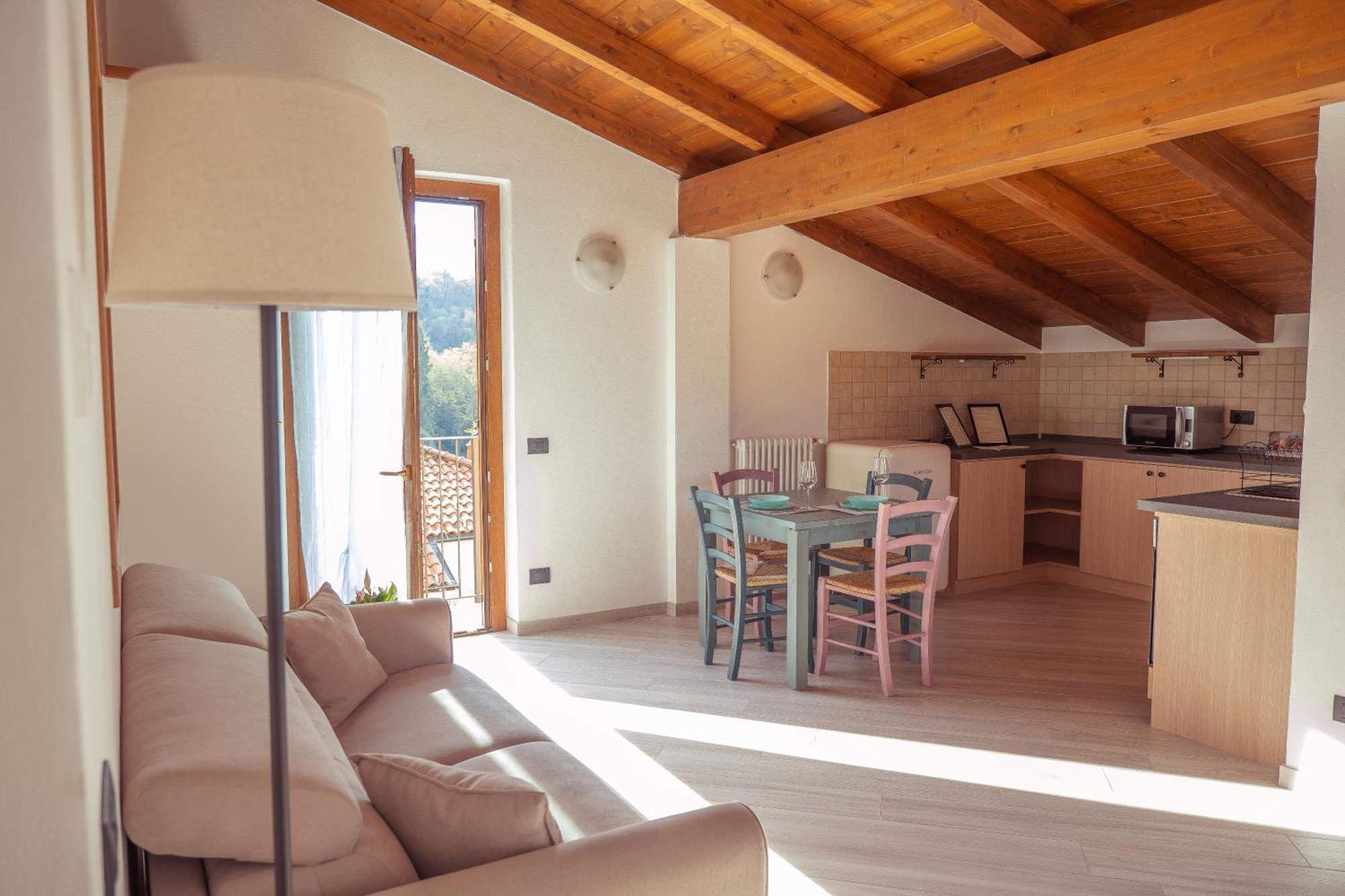 Larius Apartment - Como Lake View مانديلو ديل لاريو المظهر الخارجي الصورة